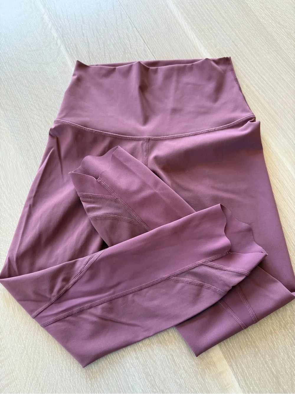 Lululemon Wunder Under Crop II Hi-Rise Scallop 24” Leggings, Plum Size 6